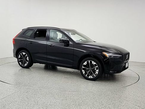 New 2027 Volvo XC60 B5 Plus AWD/4WD image 3