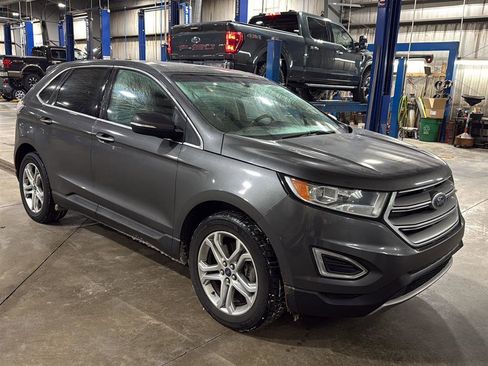 Used 2018 Ford Edge Titanium image 5