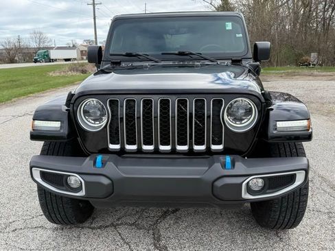 Used 2023 Jeep Wrangler Unlimited Sahara w/ Cold Weather Group image 4