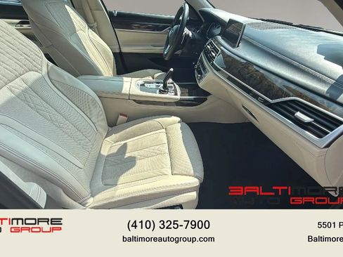 Used 2019 BMW 750i xDrive w/ Executive Package AWD/4WD image 19