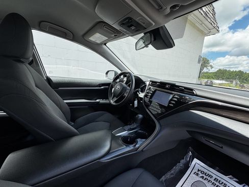 Used 2020 Toyota Camry LE image 13