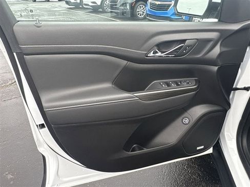 Certified 2023 GMC Acadia SLT image 22