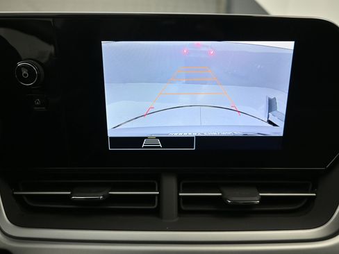 Used 2024 Chevrolet Trax LS w/ LS Convenience Package image 17