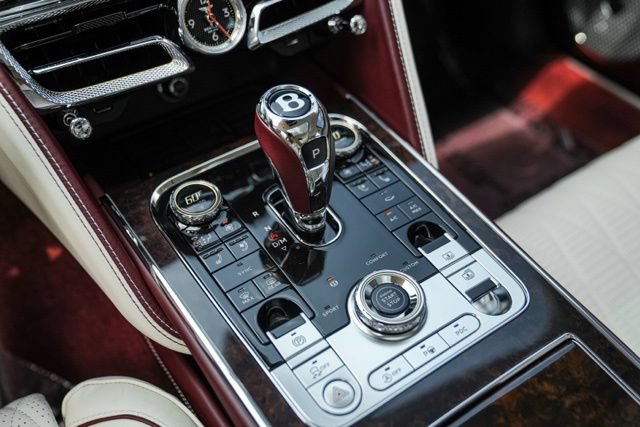 Used 2022 Bentley Flying Spur V8 AWD/4WD image 37