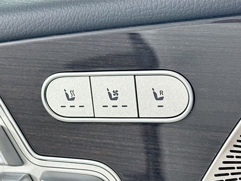 New 2026 Mercedes-Benz GLS 450 4MATIC image 21