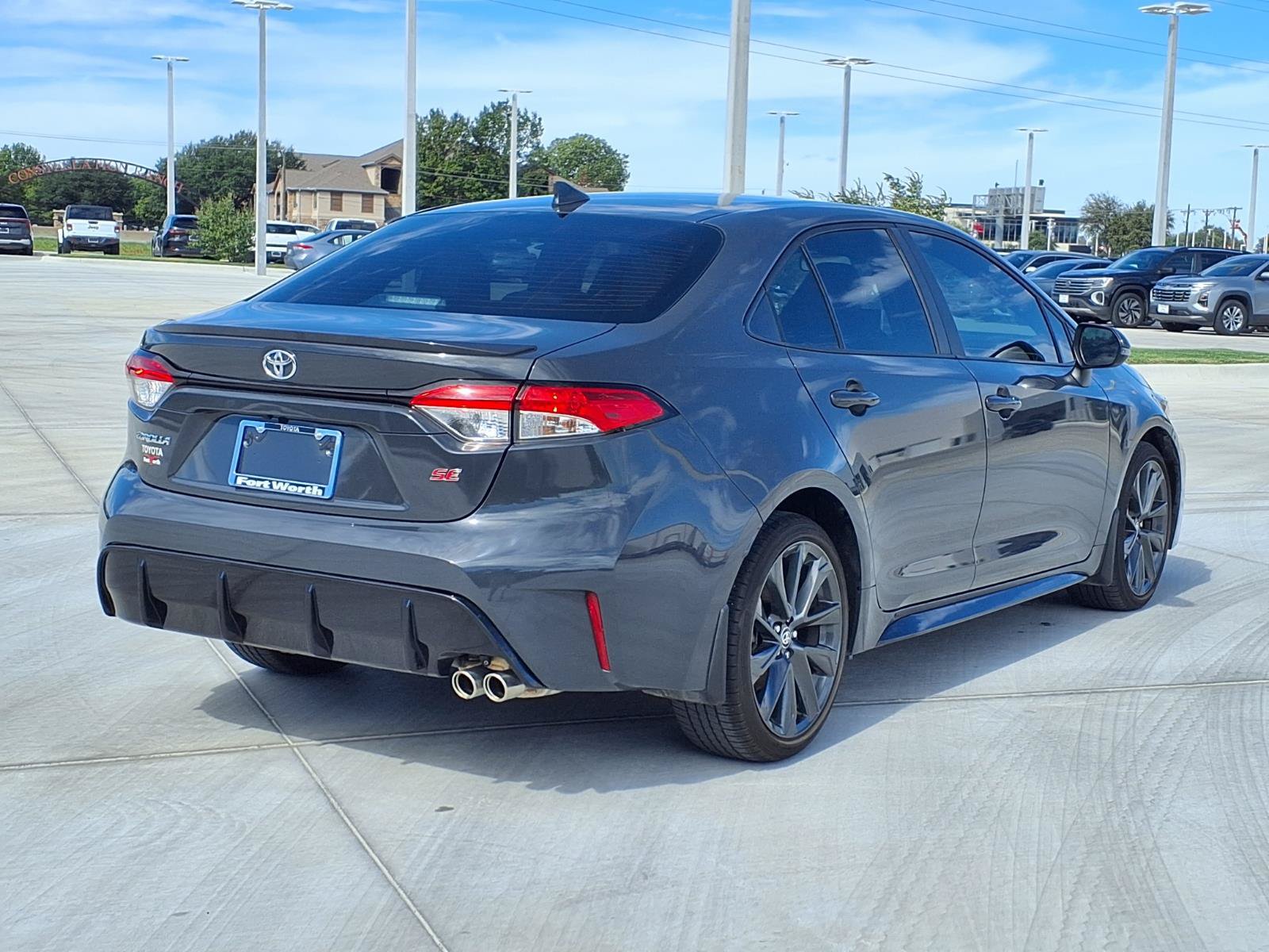 Used 2025 Toyota Corolla SE w/ SE Premium Package FWD image 9