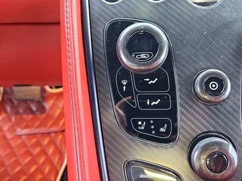 Used 2014 Aston Martin Vanquish Coupe image 29