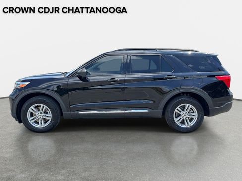 Used 2022 Ford Explorer XLT w/ Equipment Group 202A AWD/4WD image 7