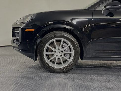 Certified 2024 Porsche Cayenne Coupe AWD/4WD image 31