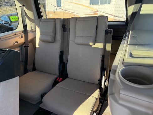 Used 2015 Land Rover LR4 HSE image 20