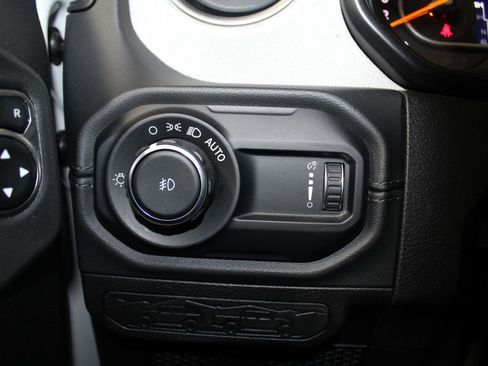 Used 2024 Jeep Wrangler Sahara image 42