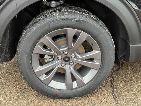 New 2026 Ford Explorer Active w/ Active Comfort Package image 5