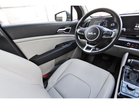 Certified 2023 Kia Sportage EX FWD image 9