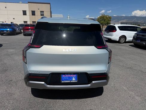 Used 2024 Kia EV9 Land AWD/4WD image 10
