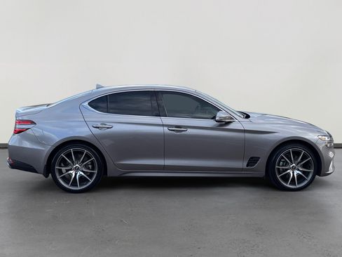 Used 2023 Genesis G70 2.0T image 6