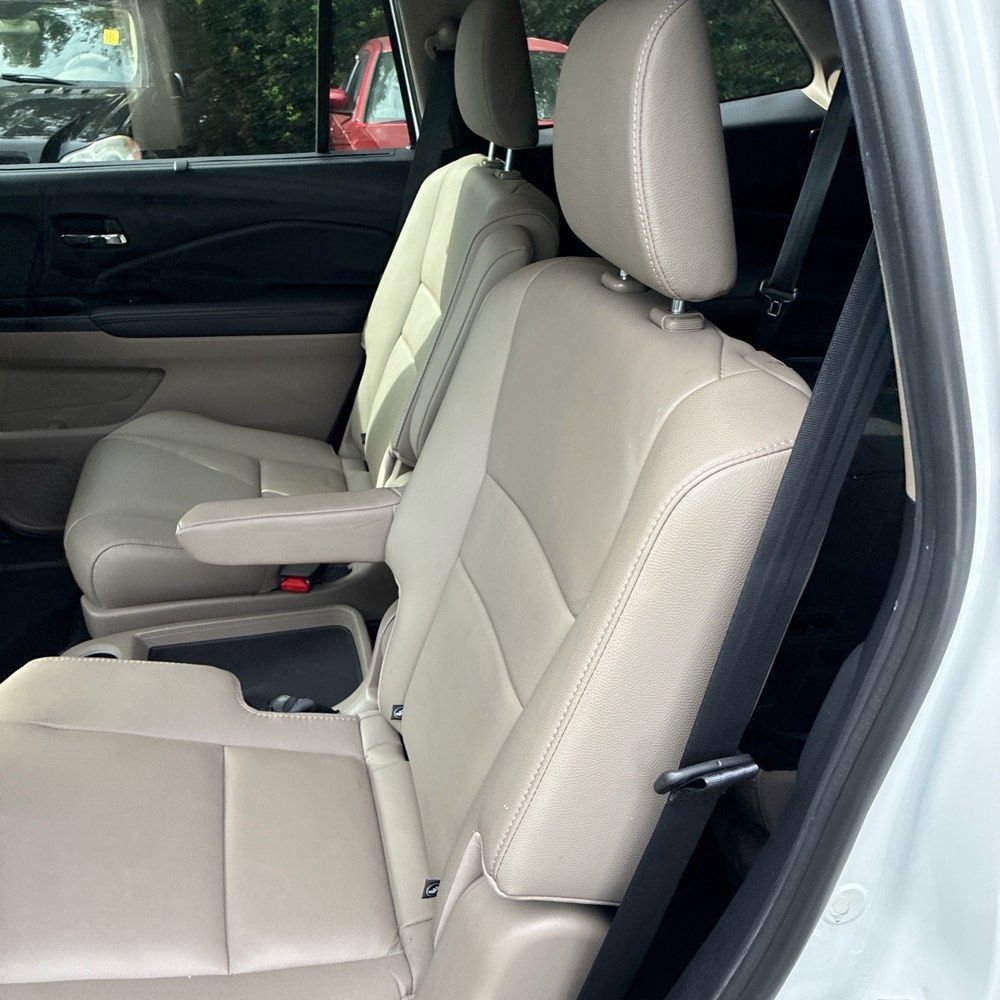 Used 2020 Honda Pilot Touring image 13