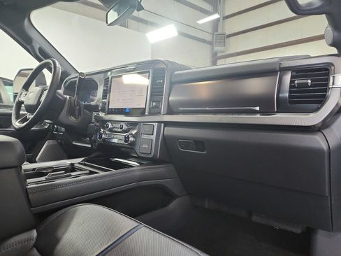 Used 2026 Ford F450 Platinum w/ FX4 Off-Road Package AWD/4WD image 38