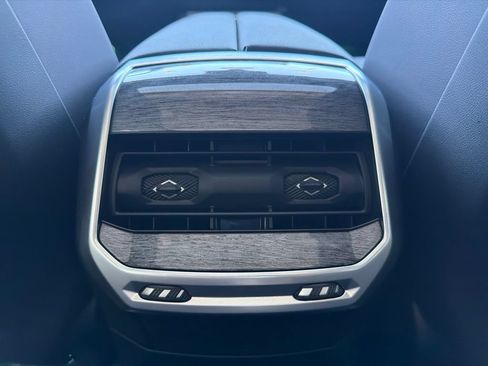 Used 2023 BMW 740i RWD image 15