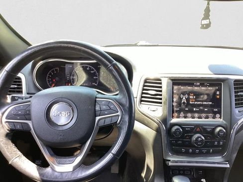 Used 2018 Jeep Grand Cherokee Altitude AWD/4WD image 9