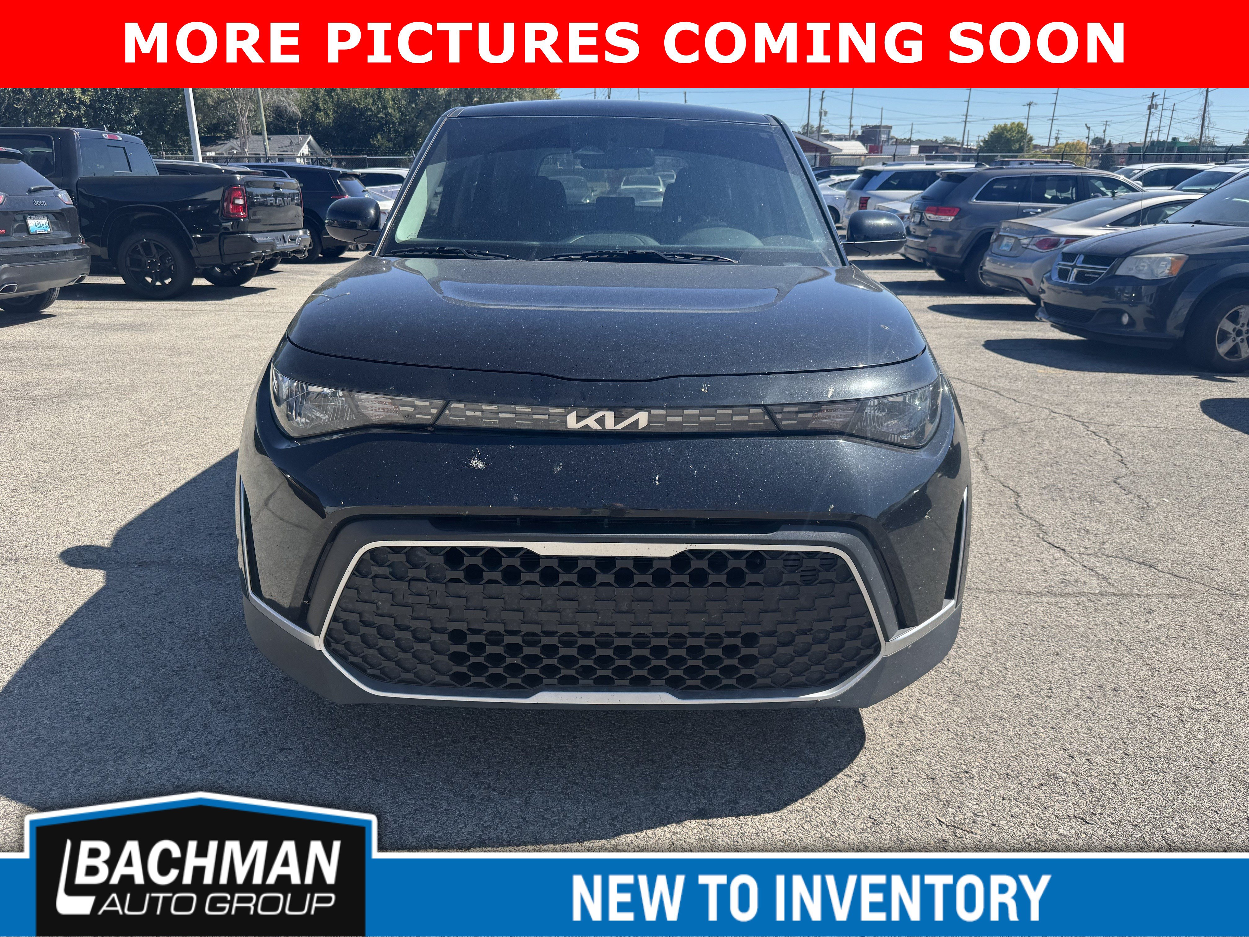 Used 2023 Kia Soul LX w/ LX Technology Package FWD image 3
