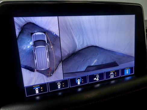 Certified 2021 Chevrolet Suburban RST w/ Luxury Package AWD/4WD image 27