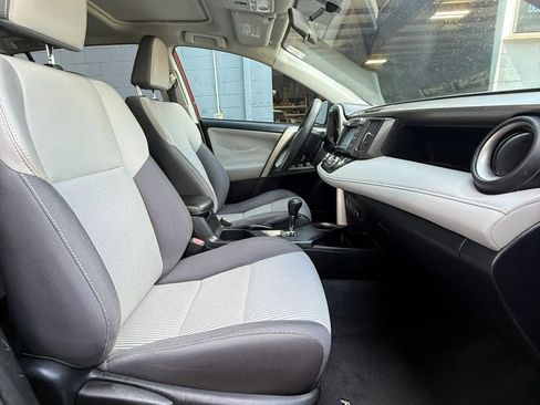 Used 2015 Toyota RAV4 XLE FWD image 19