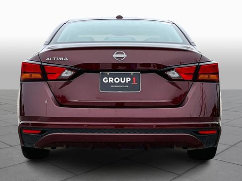 Used 2025 Nissan Altima 2.5 SV image 4