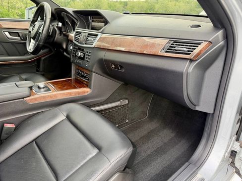 Used 2013 Mercedes-Benz E 350 4MATIC Sedan image 19
