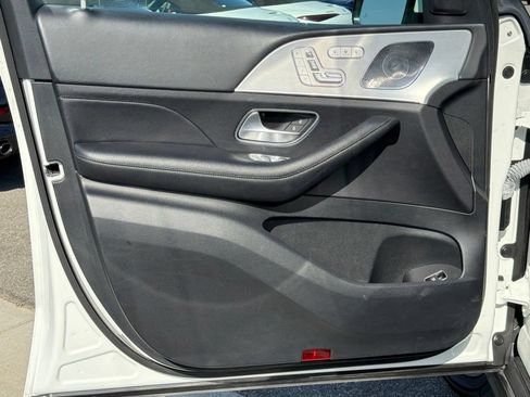 Used 2023 Mercedes-Benz GLS 450 4MATIC image 19