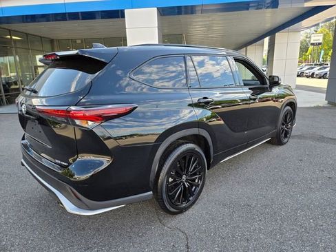 Used 2025 Toyota Highlander XSE AWD/4WD image 8