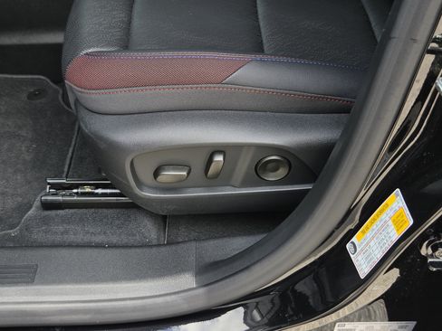 Used 2026 Chevrolet Equinox RS w/ Convenience Package III FWD image 26
