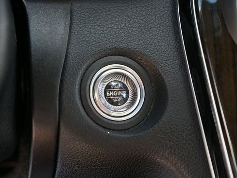 Used 2020 Mercedes-Benz C 300 Sedan image 30