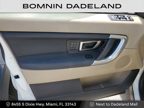 Used 2019 Land Rover Discovery Sport HSE image 14