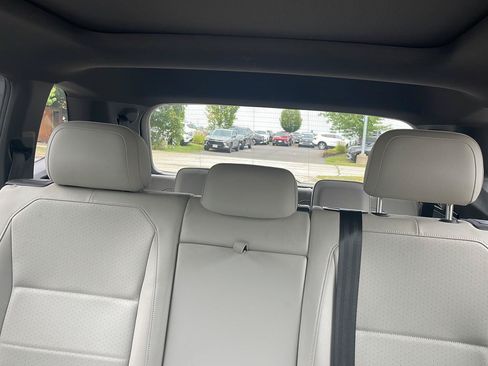 Used 2021 Volkswagen Tiguan SE R-Line w/ 3rd Row Seat Package AWD/4WD image 29