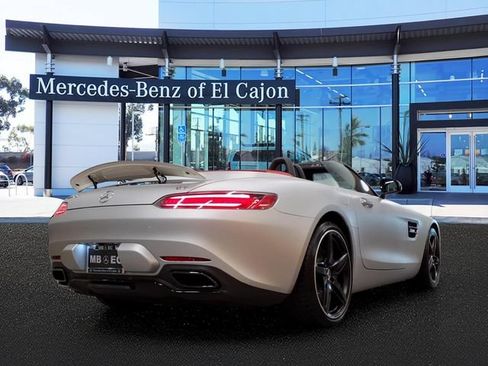Used 2018 Mercedes-Benz AMG GT Roadster image 3