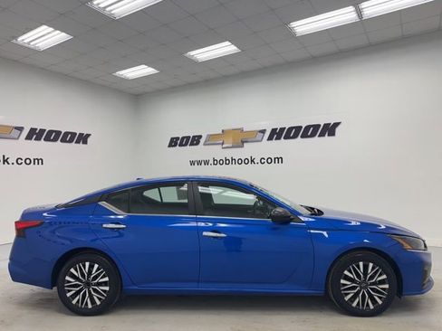 Used 2025 Nissan Altima 2.5 SV image 4