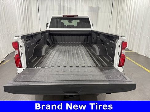 Used 2022 Chevrolet Silverado 2500 Custom w/ Custom Convenience Package image 5