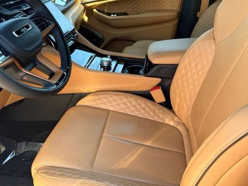 Used 2025 Jeep Grand Cherokee L Summit AWD/4WD image 11