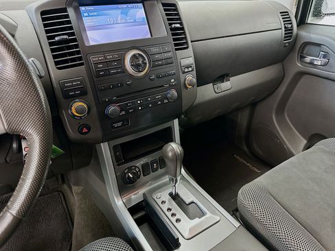 Used 2012 Nissan Pathfinder SV AWD/4WD image 25