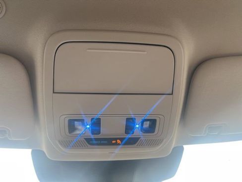 Used 2022 Ford Explorer XLT w/ Equipment Group 202A image 35