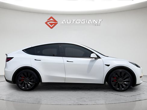 Used 2023 Tesla Model Y Performance AWD/4WD image 17