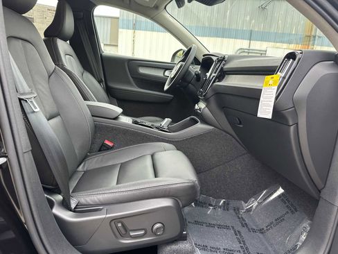 New 2026 Volvo XC40 B5 Ultra w/ Climate Package AWD/4WD image 10