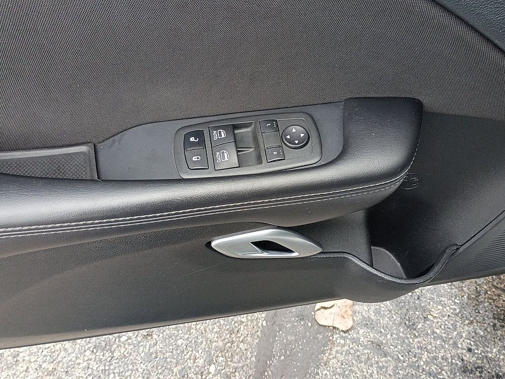 Used 2022 Dodge Challenger SXT RWD image 16