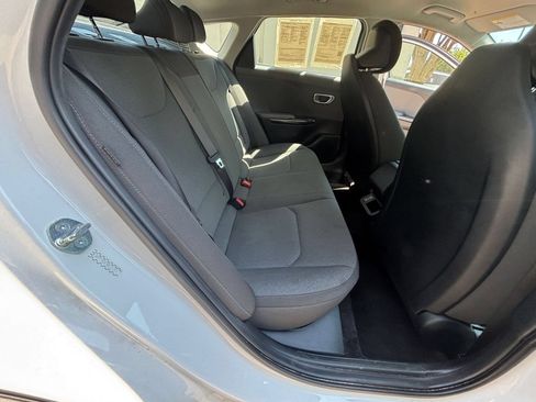 Used 2025 Kia K4 FWD image 30