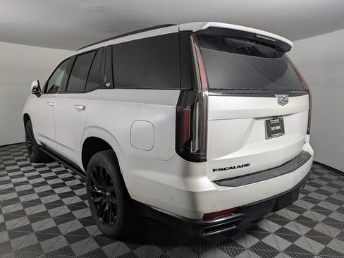 Used 2023 Cadillac Escalade Sport Platinum w/ LPO, ONYX Package AWD/4WD image 3