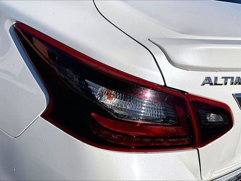 Used 2017 Nissan Altima 2.5 SR image 29