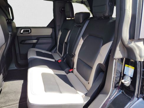 Used 2024 Ford Bronco Wildtrak AWD/4WD image 18