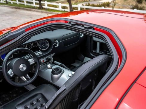 Used 2005 Ford GT RWD image 3