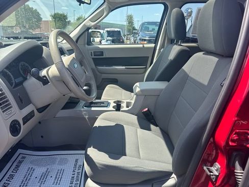 Used 2010 Ford Escape XLT FWD image 9