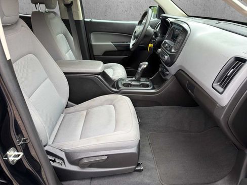 Used 2022 Chevrolet Colorado W/T w/ WT Convenience Package AWD/4WD image 20